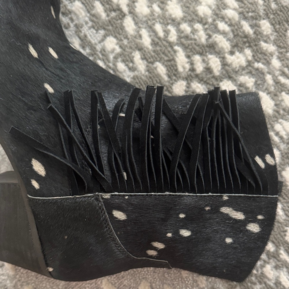 Dingo Black and White Heeled Boots - Picture 5 of 7